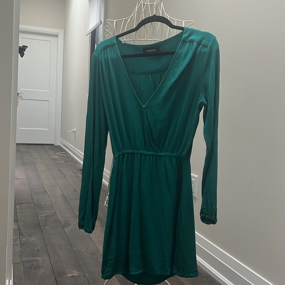 Mink Pink XS mini dress. Perfect for cocktail parties, showers. - Picture 4 of 5